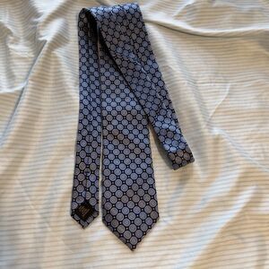 Donald J. Trump Signature Collection Blue Medallion Pattern 100% Silk Tie